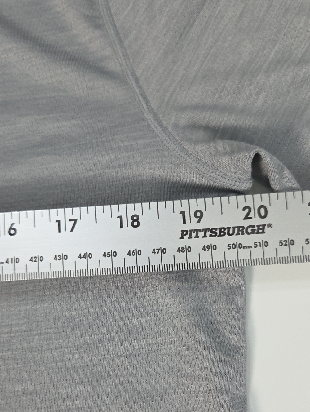 Vuori Zephyr Light Gray Short Sleeve Performance Crew V191 - Picture 6 of 15
